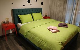 Cozy Apartment Near Metro Station Agia Marina